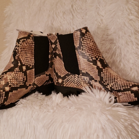 Qupid Faux Snake Print Booties - Picture 6 of 8